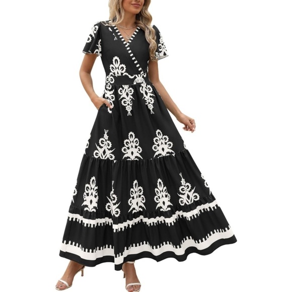 Dresses & Skirts - Casual V Neck Boho Maxi Dress with Pockets (Medium)